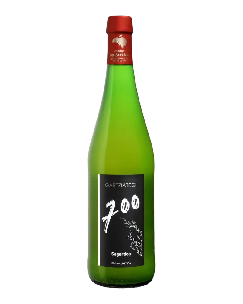Green Gartziategi 700 bottle with a black label, “700” in white and a red capsule
