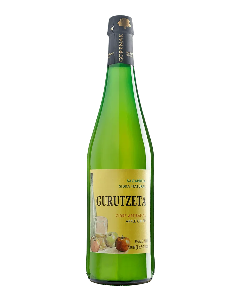 Bouteille verte de Gurutzeta Gorenak, étiquette jaune aux pommes et capsule noire