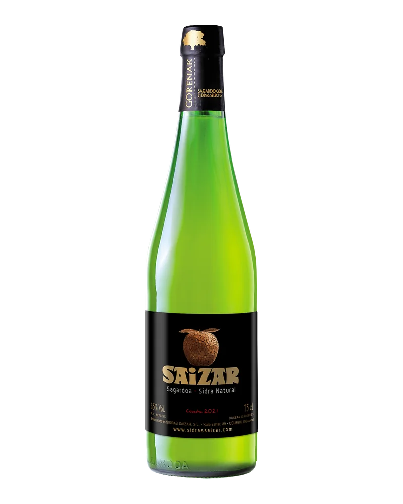 Botella verde de sidra Saizar Gorenak Gourmet, con etiqueta negra y letras doradas