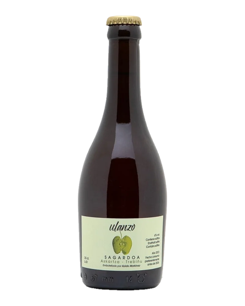 Botellín de vidrio oscuro de Ulanzo, la sidra de Trebiñu, con chapa dorada y etiqueta verde clara
