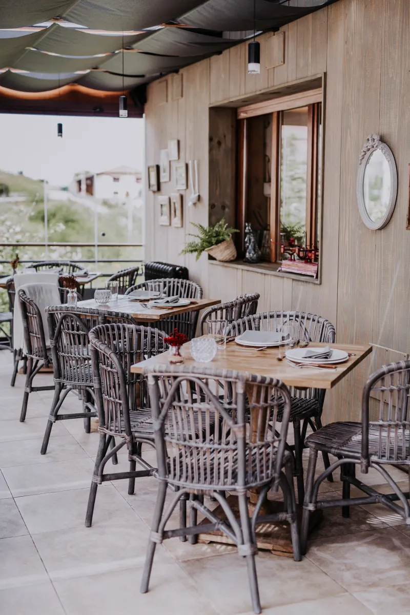 Covered terrace of the Casa Trabanco cider bar